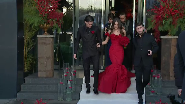 Lady in red! Cât a costat rochia superbei Elena Tănase de la cununia cu Ianis Hagi _6