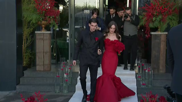Lady in red! Cât a costat rochia superbei Elena Tănase de la cununia cu Ianis Hagi _9