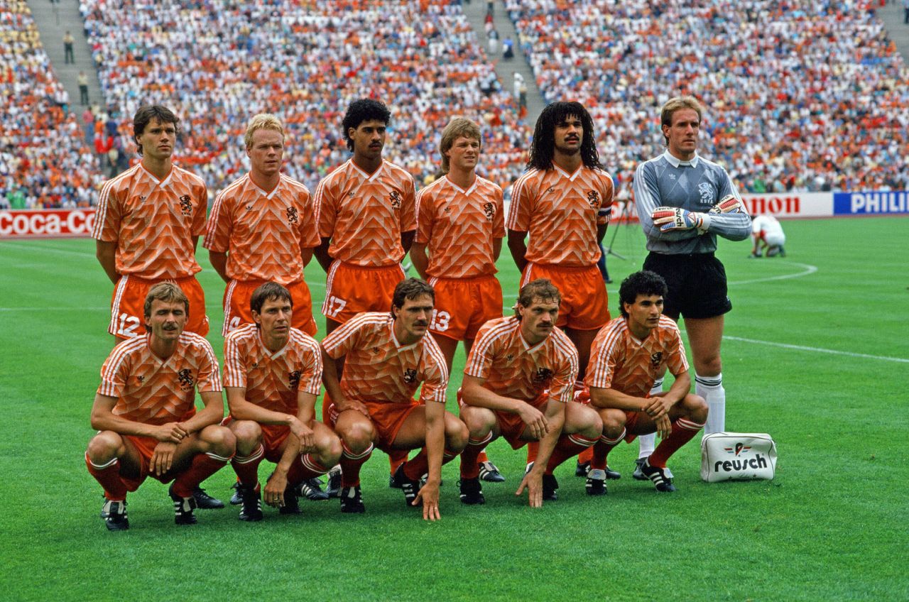 S-a votat: Olanda 1988, cel mai frumos tricou din istoria fotbalului! Cum arată TOP 10_13