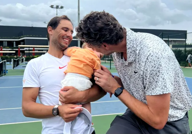 Imaginile adorabile cu Rafael Nadal și fiul său, în vârstă de un an și două luni: Rafa Jr. a luat deja prima rachetă în mână_55