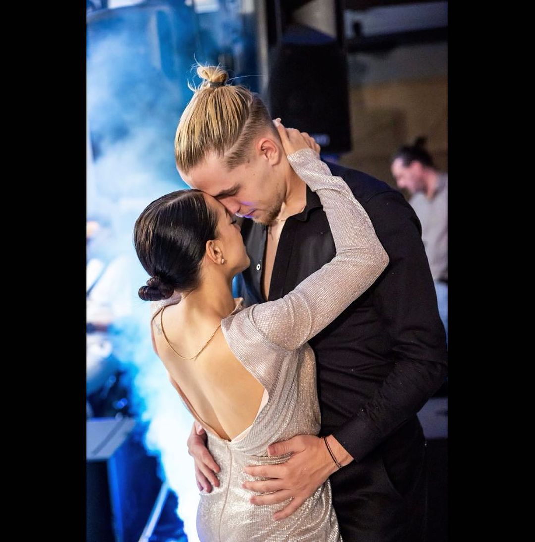 "Un sincer da!". Larisa Iordache a fost cerută de soție în prima zi din 2024: imagini spectaculoase cu gimnasta și iubitul ei_44