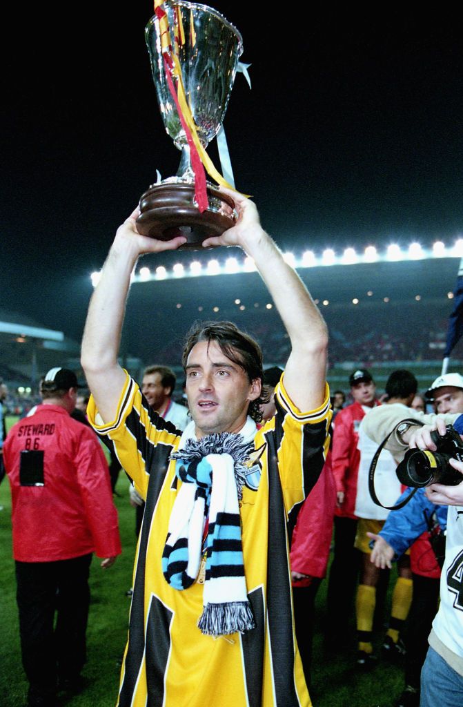 25 de ani de la desființarea Cupei Cupelor. Popescu și Petrescu au câștigat trofeul, Dinamo a ajuns până în semifinale_1