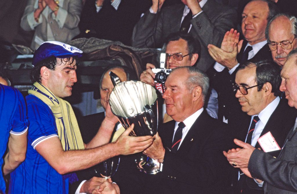 25 de ani de la desființarea Cupei Cupelor. Popescu și Petrescu au câștigat trofeul, Dinamo a ajuns până în semifinale_4