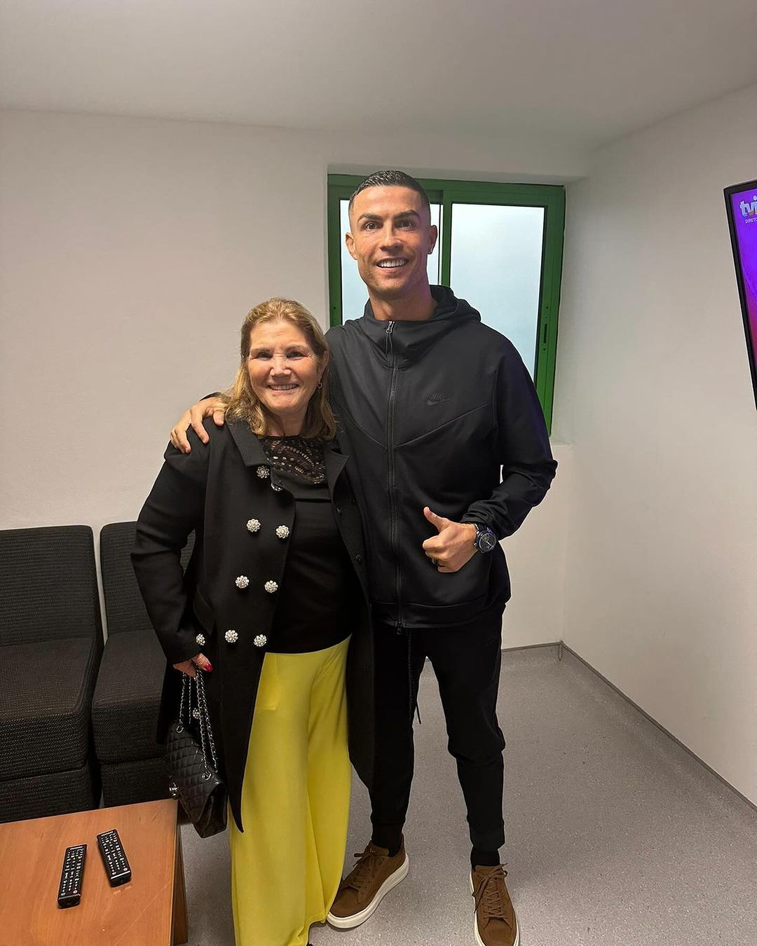 Cristiano Ronaldo, cadou de 80.000 de dolari pentru mama lui! Bolidul pe care i l-a cumpărat în ziua în care femeia a împlinit 69 de ani _3