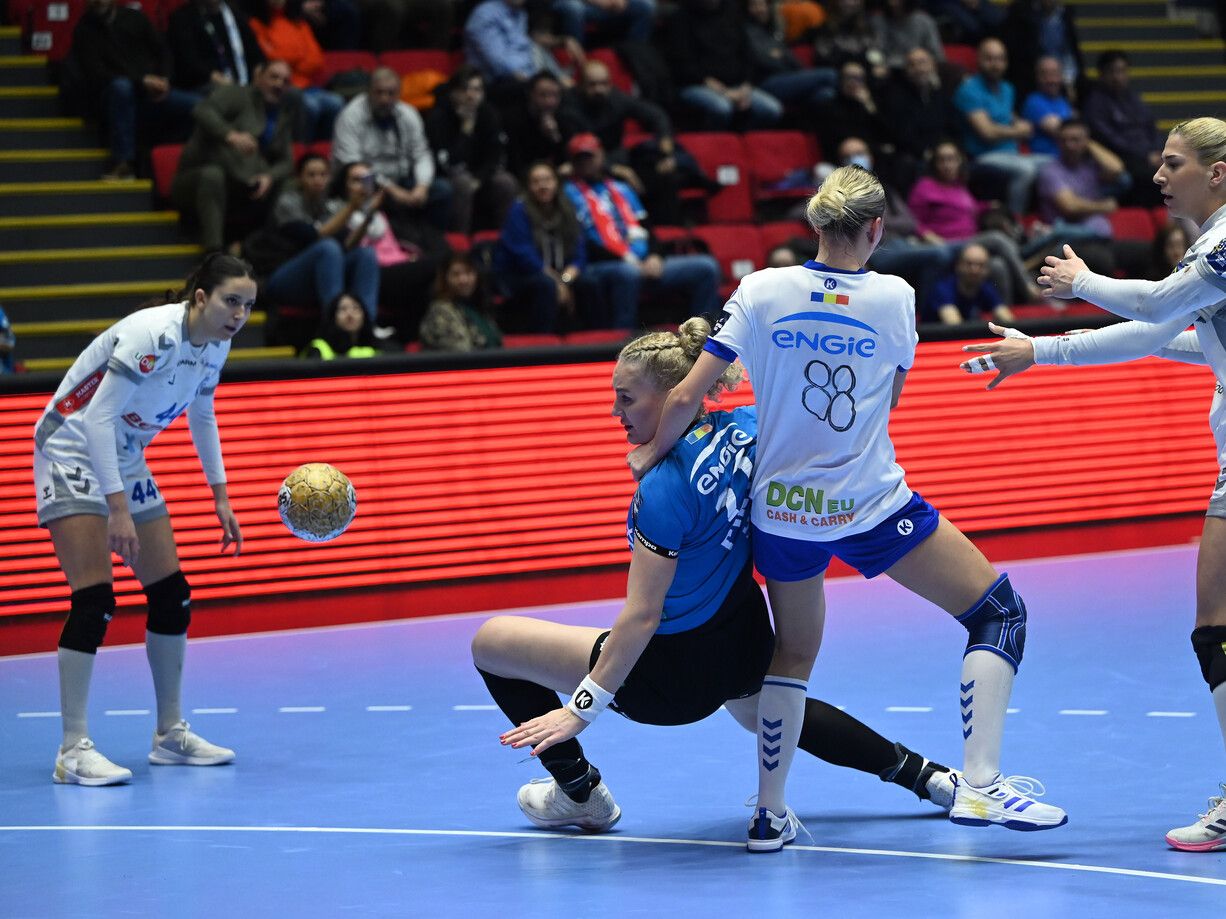 Se întâmplă în EHF Champions League! Jucătoarele lui Buducnost, pe teren în tricoul lui CSM București și cu număr desenat cu marker_6
