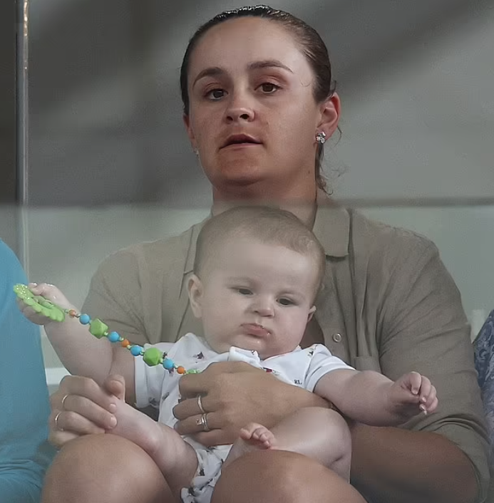 Prietena Simonei Halep, complet schimbată: mamă de 6 luni și autoare bestseller în Australia. Ce a spus despre revenirea în tenis_103