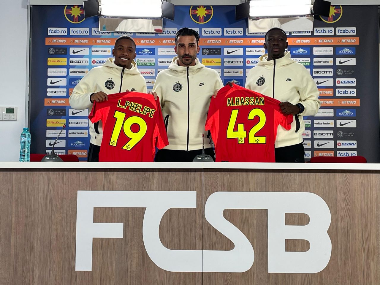 Luis Phelipe și Baba Alhassan, prezentați la FCSB: "Nu mi-a venit să cred când am auzit că mă vor"_3