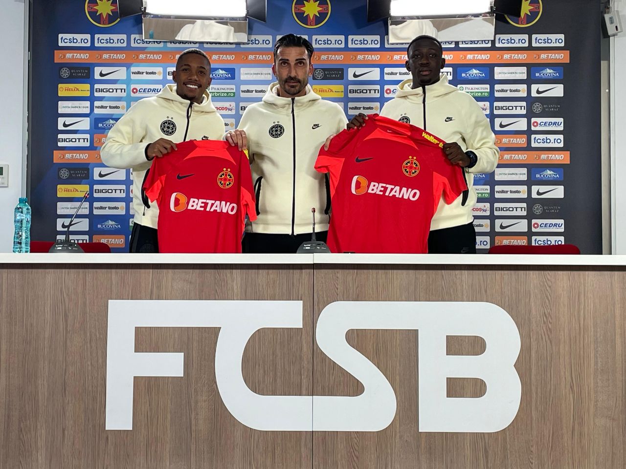 Luis Phelipe și Baba Alhassan, prezentați la FCSB: "Nu mi-a venit să cred când am auzit că mă vor"_4