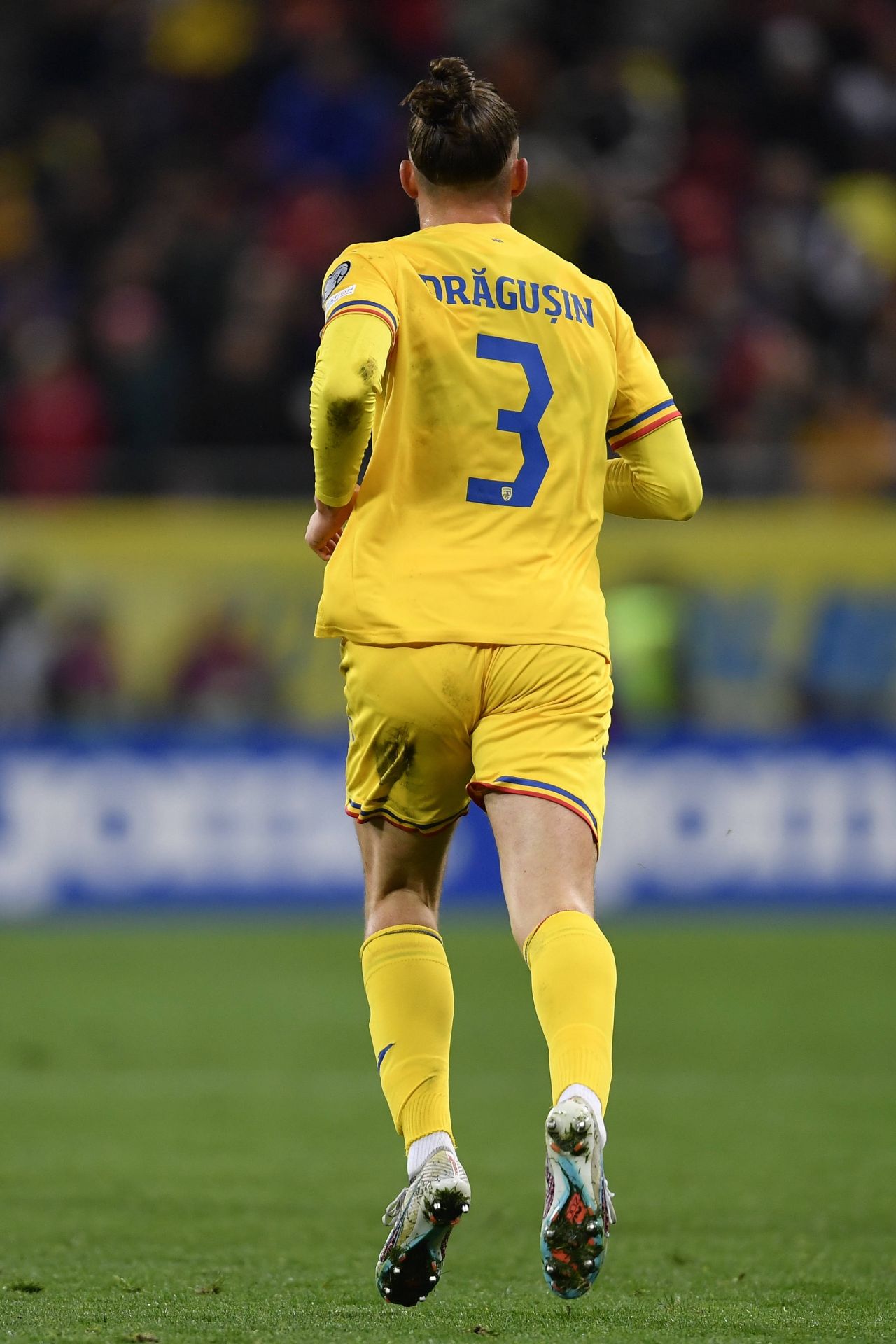 Ce scrie tabloidul The Sun despre transferul lui Radu Drăgușin la Tottenham _12