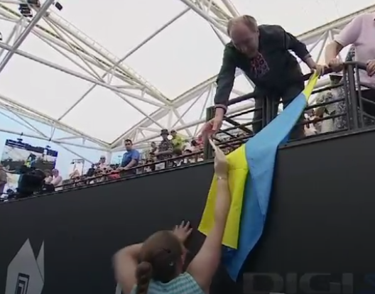Cum l-a tratat Jelena Ostapenko pe un fan ucrainean care i-a cerut un autograf_45
