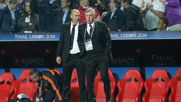 
	Omagiul magnific adus de Carlo Ancelotti lui Zinedine Zidane
