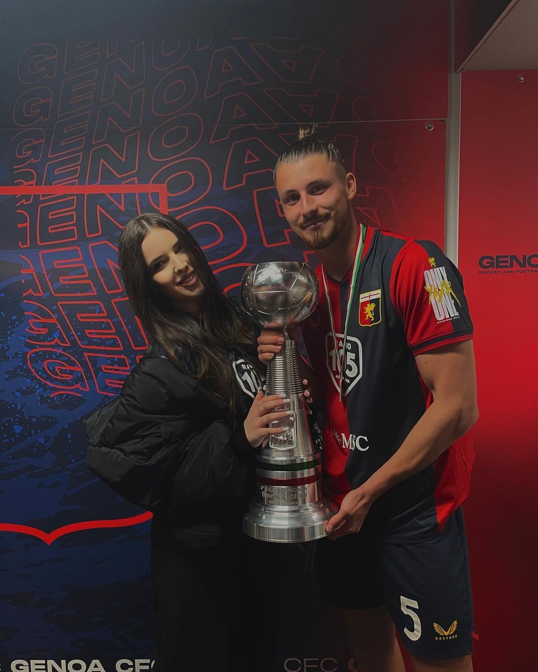 Iubita și sora lui Radu Drăgușin, surprinse cu partenera unui fotbalist de la Tottenham! Ce au făcut_21