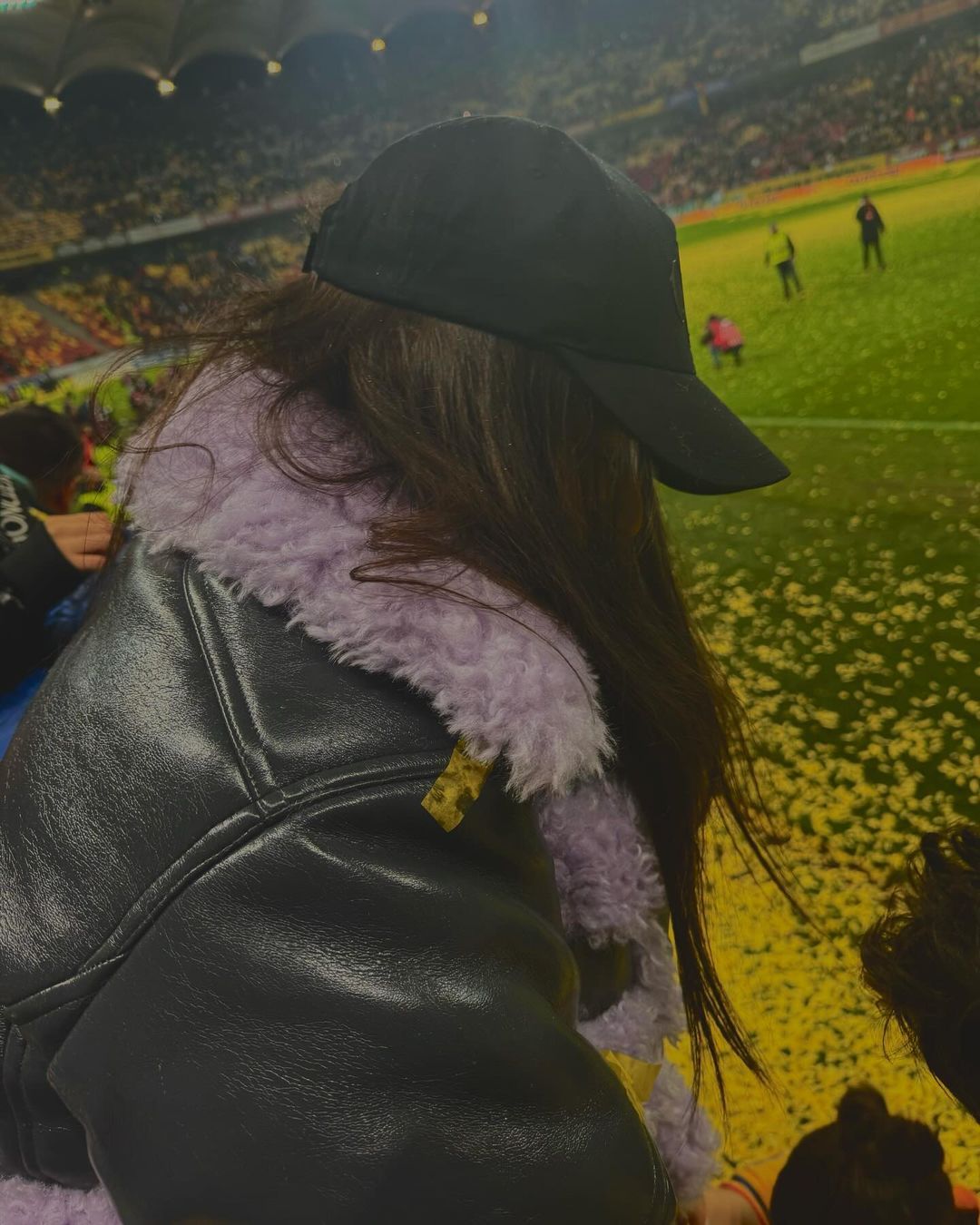 Iubita și sora lui Radu Drăgușin, surprinse cu partenera unui fotbalist de la Tottenham! Ce au făcut_33