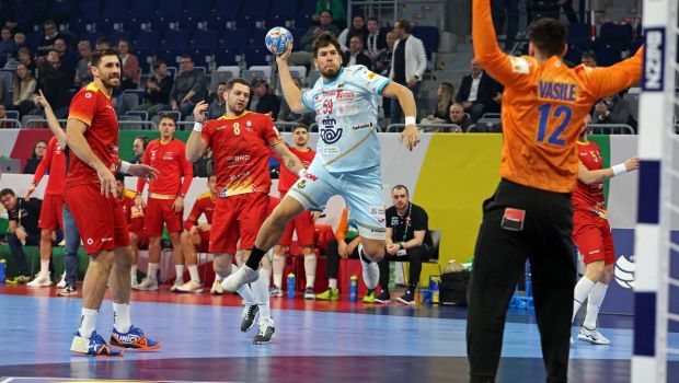 
	România - Spania 24-36 (12-17) la Campionatul European de handbal masculin. Tricolorii au jucat primele 18 minute de la egal la egal cu Spania&nbsp;
