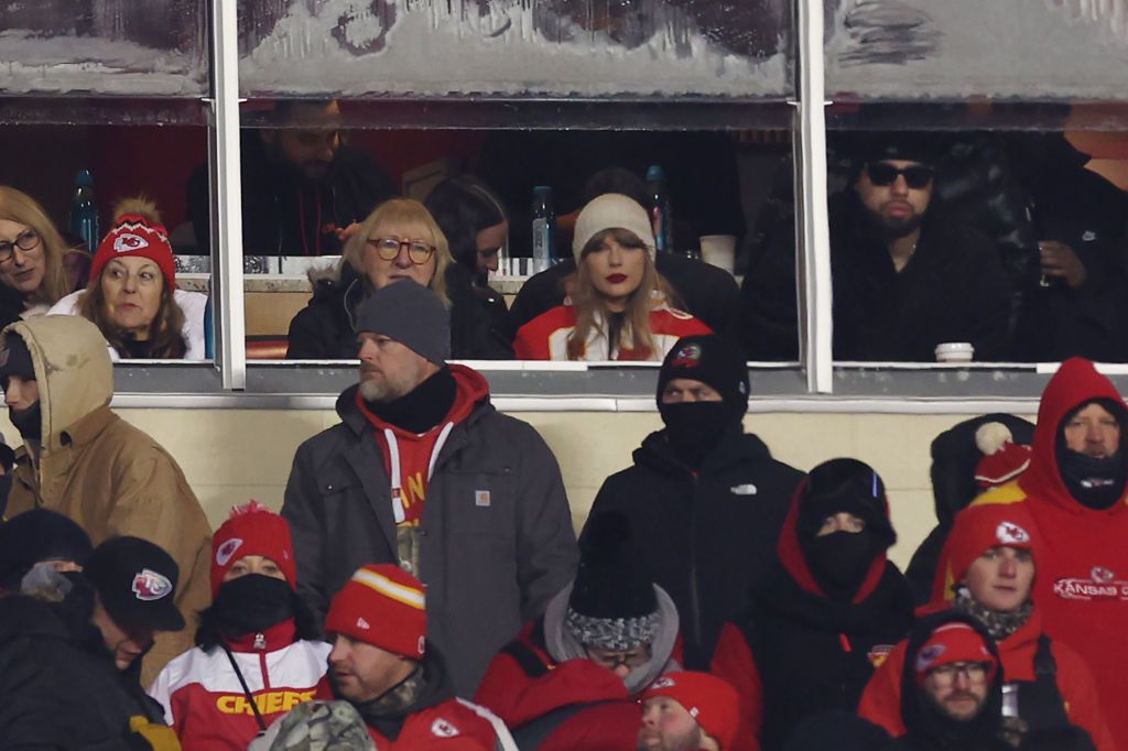 Un frig de îngheață... mustățile! Imagini senzaționale din NFL de la meciul care s-a jucat la -20 de grade Celsius! Taylor Swift a făcut spectacol_5