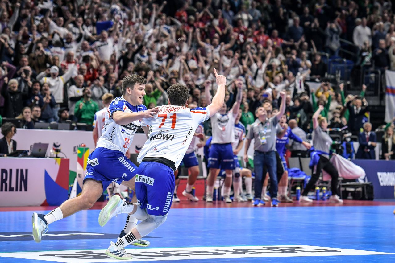 Nebunie! Surpriză uriașă la Campionatul European de handbal masculin: naționala Insulelor Feroe a reușit un rezultat magnific. Fiesta în tribune_7