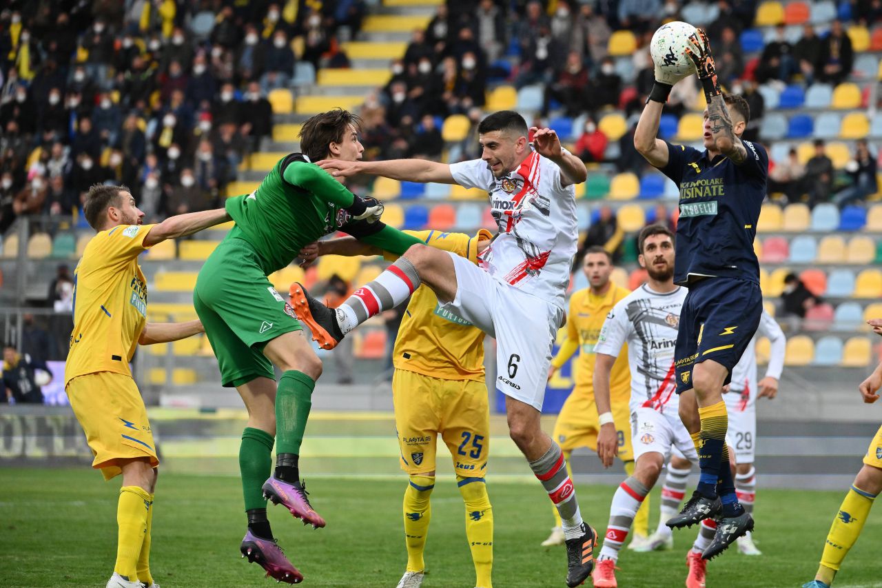 FC Botoșani transferă un portar spectaculos, cu aproape 200 de meciuri jucate în fotbalul profesionist din Italia!_3