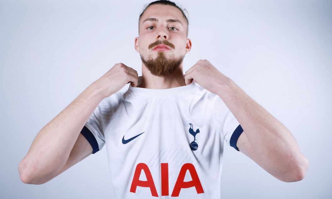 Englezii au făcut spectacol pe rețelele sociale după ce Radu Drăgușin a debutat la Tottenham: ”Cel mai bun”_5