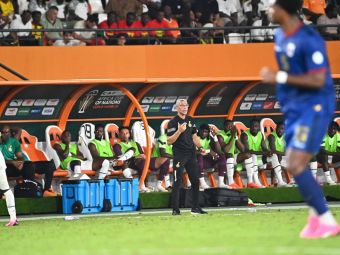 
	Cupa Africii, tati! Selecționerul englez al Ghanei, fost în Premier League, atacat de un fan după un eșec șocant
