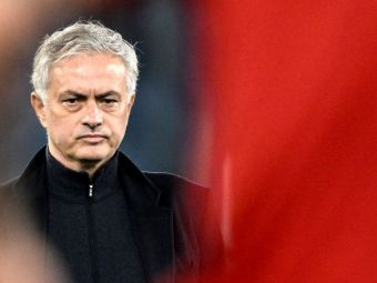 
	Jose Mourinho, reacție la miezul nopții după ce a fost demis de la AS Roma
