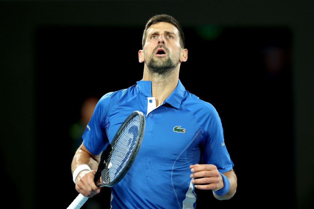 Gesturi de mahala? Ce a făcut Djokovic la Melbourne, după al doilea set pierdut în două tururi _3