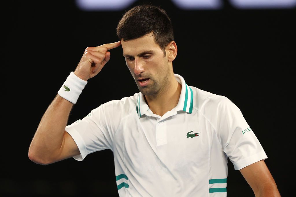 Gesturi de mahala? Ce a făcut Djokovic la Melbourne, după al doilea set pierdut în două tururi _62