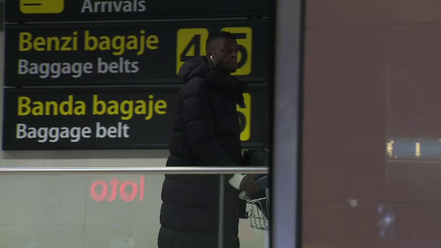 Eddy Gnahore a venit să stea mult timp la Dinamo! Cum a fost surprins în aeroport la sosirea în România_1