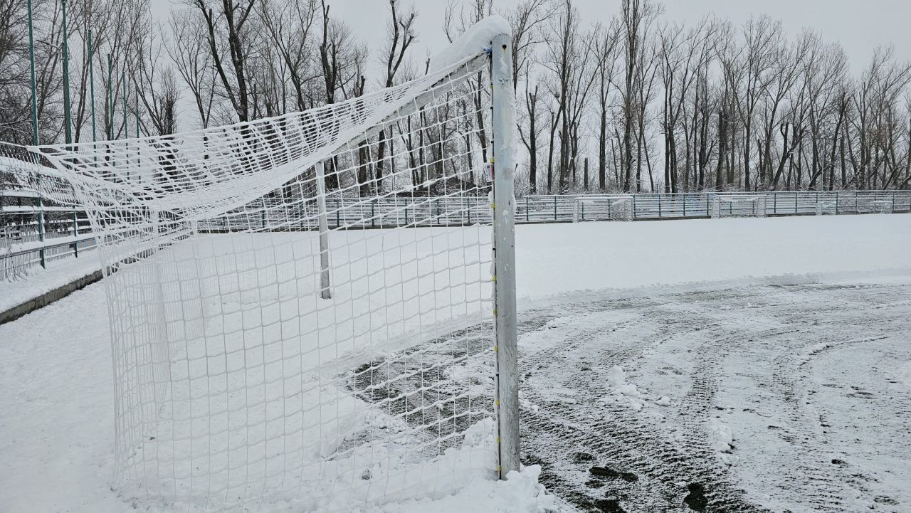 Ghencea înzăpezită! Primul meci al anului pentru Steaua, amânat după ce ninsoarea a acoperit stadionul_7