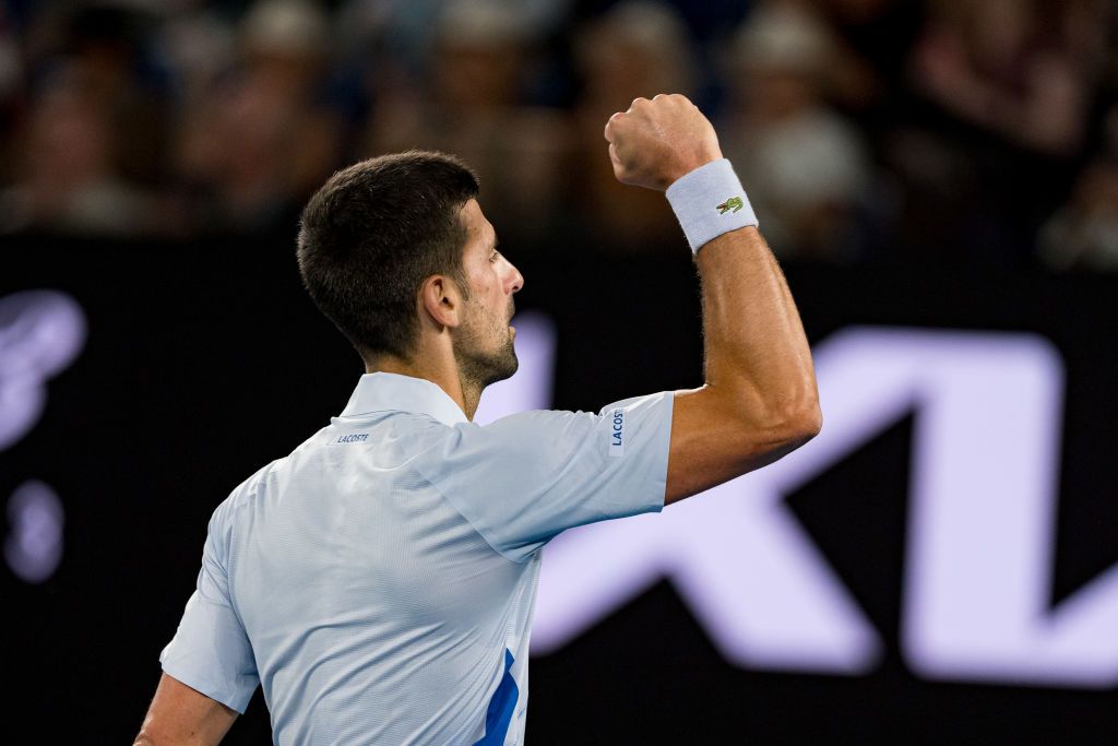 Djokovic, „extraterestru” în ciuda insolației: punctele de maestru prin care s-a calificat în a 11-a semifinală la Melbourne_15