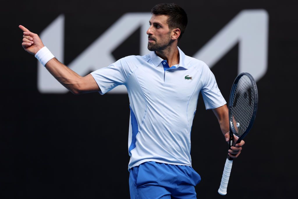 Djokovic, „extraterestru” în ciuda insolației: punctele de maestru prin care s-a calificat în a 11-a semifinală la Melbourne_6