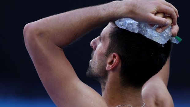 
	Djokovic, &bdquo;extraterestru&rdquo; în ciuda insolației: punctele de maestru prin care s-a calificat în a 11-a semifinală la Melbourne
