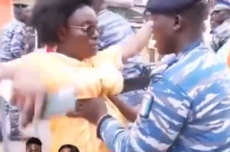 Degradant! Cum sunt controlate femeile la intrarea pe stadioanele Cupei Africii: „Cum să le faci așa ceva?”_3