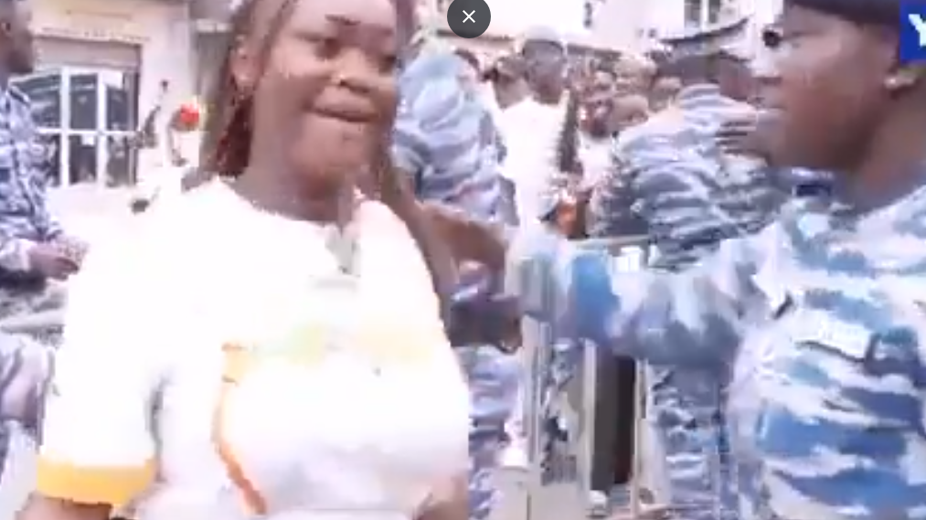 Degradant! Cum sunt controlate femeile la intrarea pe stadioanele Cupei Africii: „Cum să le faci așa ceva?”_1