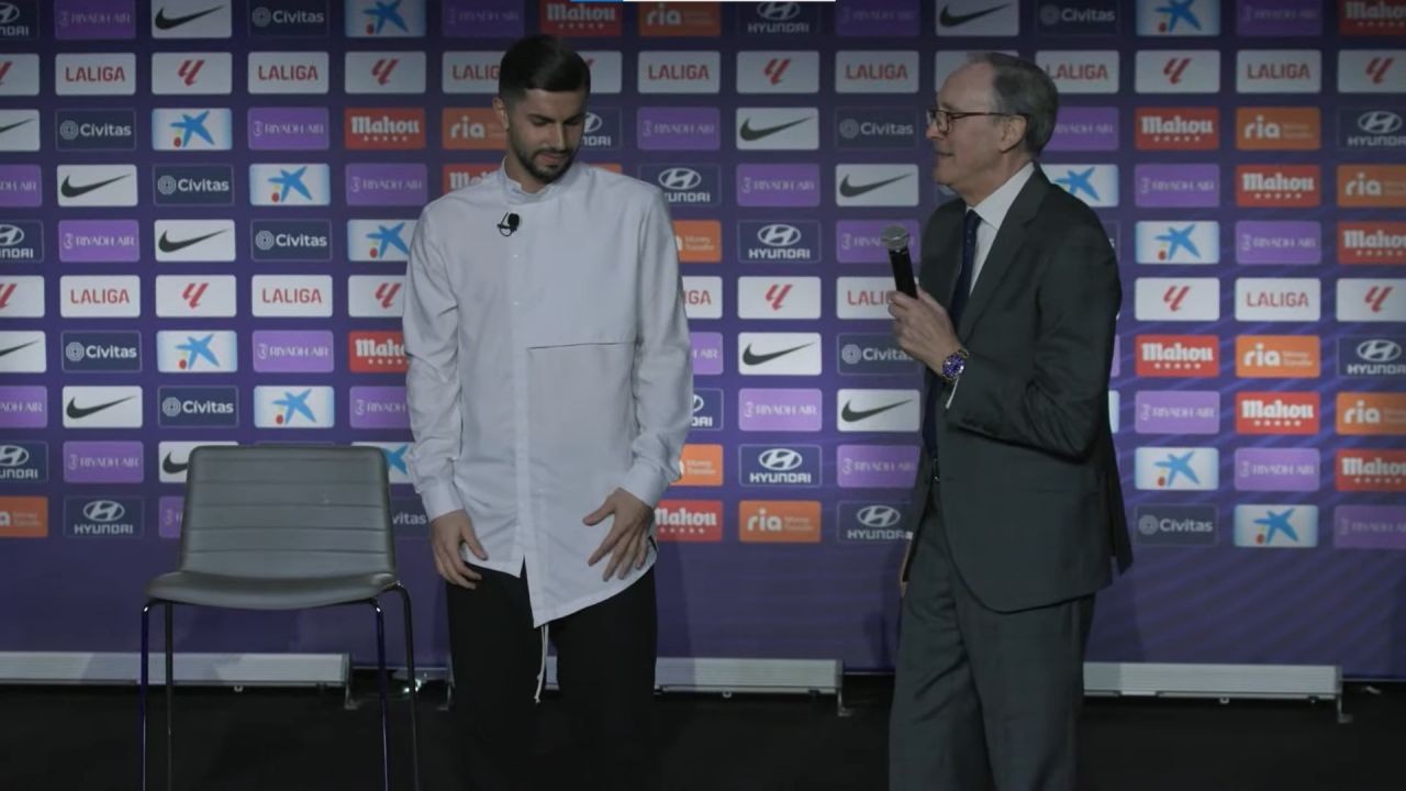 Horațiu Moldovan, prima conferință la Atletico Madrid. A primit numărul 1 și a vorbit despre Oblak și Simeone_2