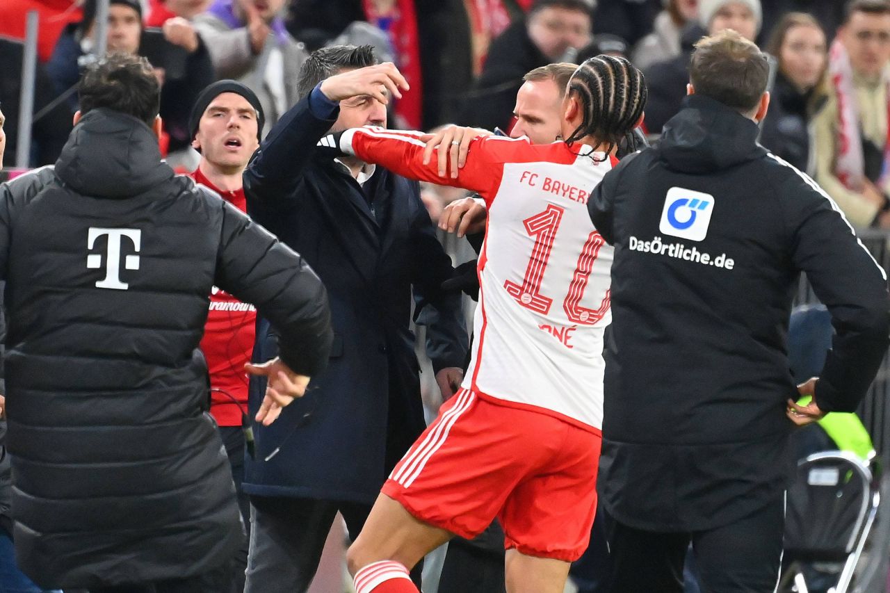 Scandal în Bundesliga: Leroy Sane, pălmuit de antrenorul adversarei: "M-a provocat!"_17
