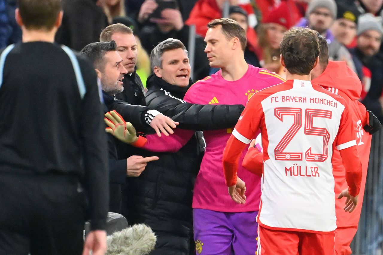 Scandal în Bundesliga: Leroy Sane, pălmuit de antrenorul adversarei: "M-a provocat!"_18