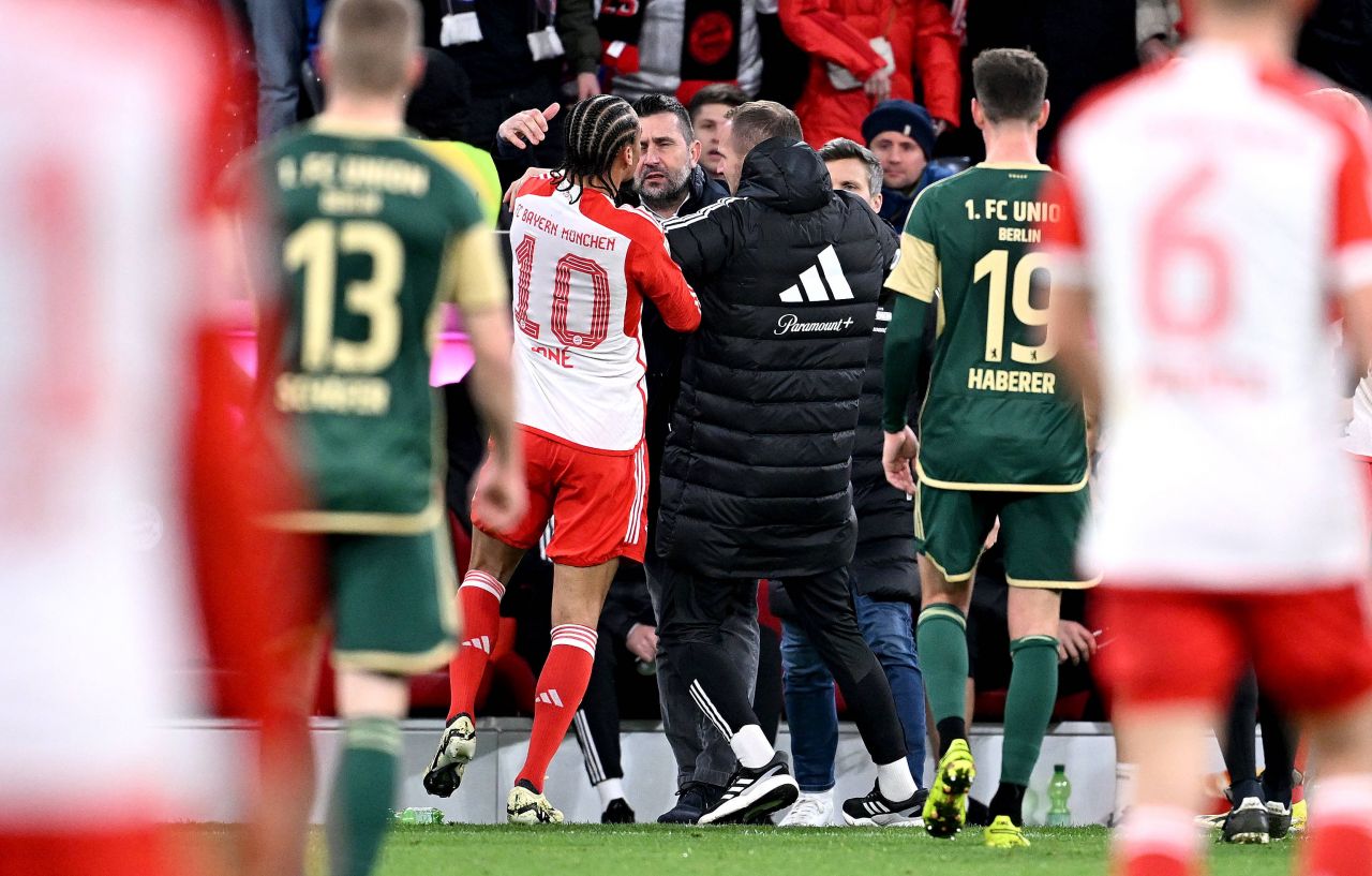 Scandal în Bundesliga: Leroy Sane, pălmuit de antrenorul adversarei: "M-a provocat!"_8