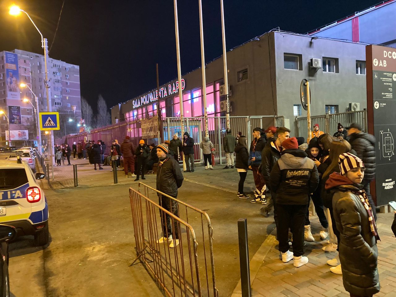 Supărați pe rivalii dinamoviști, rapidiștii s-au strâns pe stadionul din Giulești, refuzând să meară pe Arena Națională_2