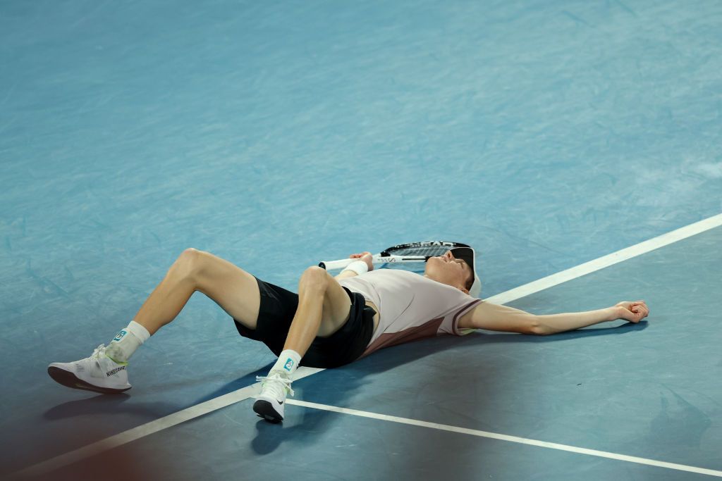Păcatele lui Medvedev: Jannik Sinner devine campion de Grand Slam în țara lui Darren Cahill_92