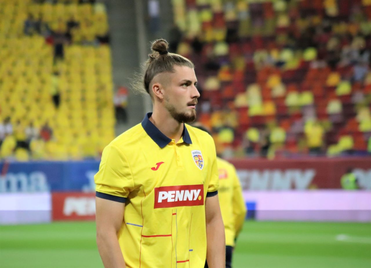 Motivul pentru care FRF va încasa bani din transferul lui Radu Drăgușin la Tottenham, deși suma i se cuvenea Rapidului _5