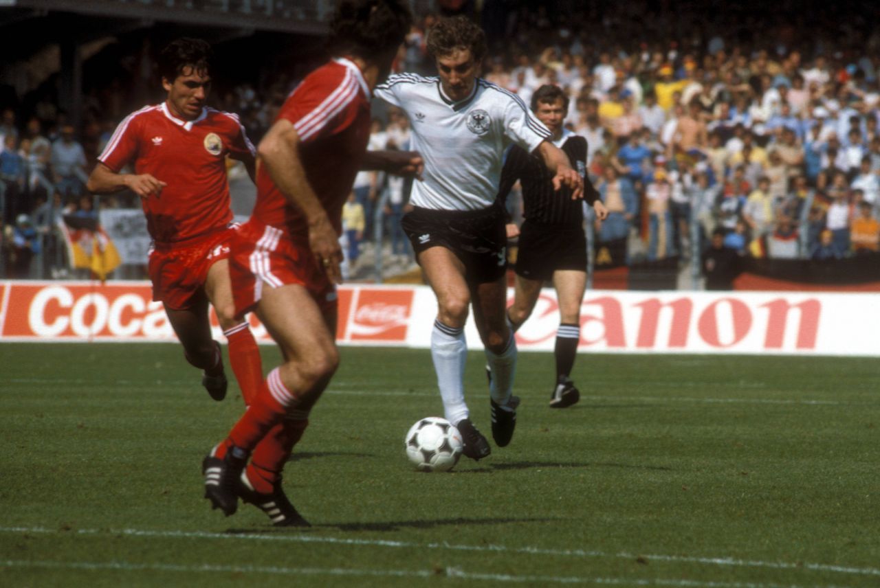 Gheorghe Hagi, titular la 19 ani la Euro 1984! Acum patru decenii, puștiul Gică se lupta cu Karl-Heinz Rummenigge, Lothar Matthaus sau Rudi Voller_4