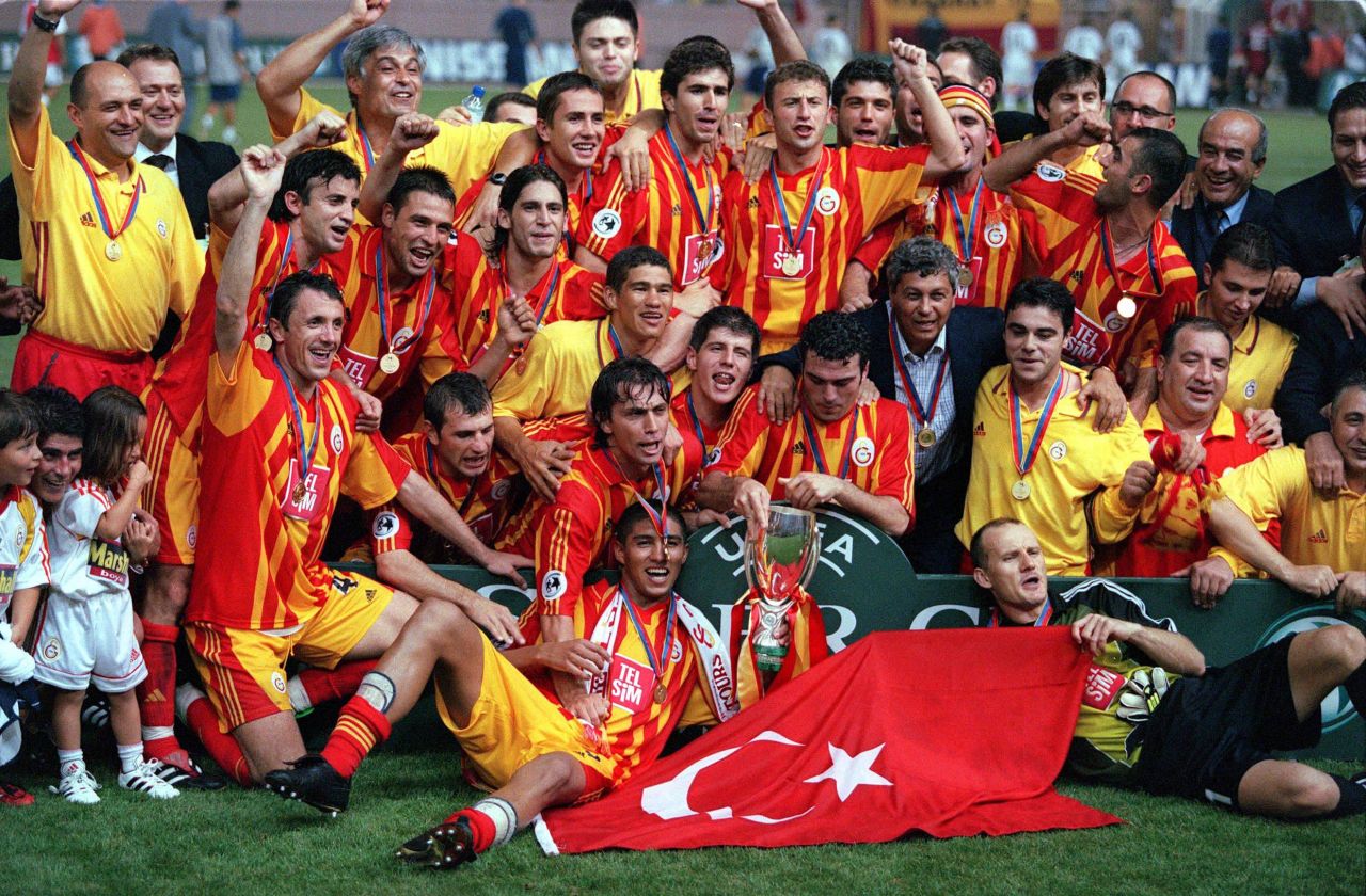 Cât de iubit e Hagi de Galatasaray? Trei momente care arată că nu va fi uitat niciodată: plătit ca un ”Rege”, nebunia unui fan și imprimeu pe piele_4