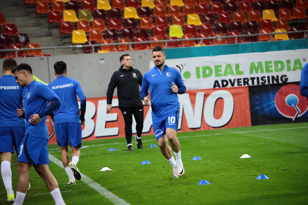 Constantin Budescu, aplaudat la scenă deschisă înainte de FCSB - Farul. Cum a 'slalomat' playmaker-ul lui Gică Hagi_4