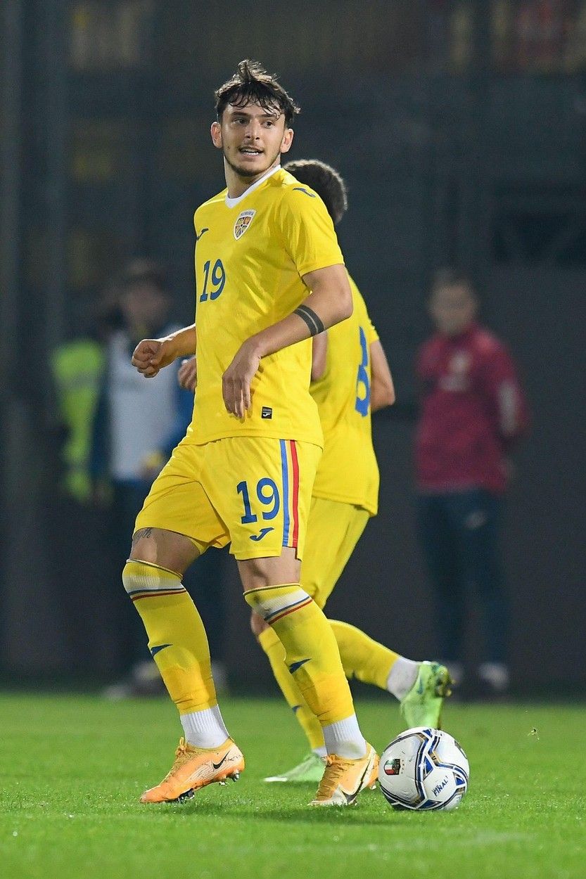 Ianis Stoica a semnat și a fost prezentat de echipa din Superliga României_9