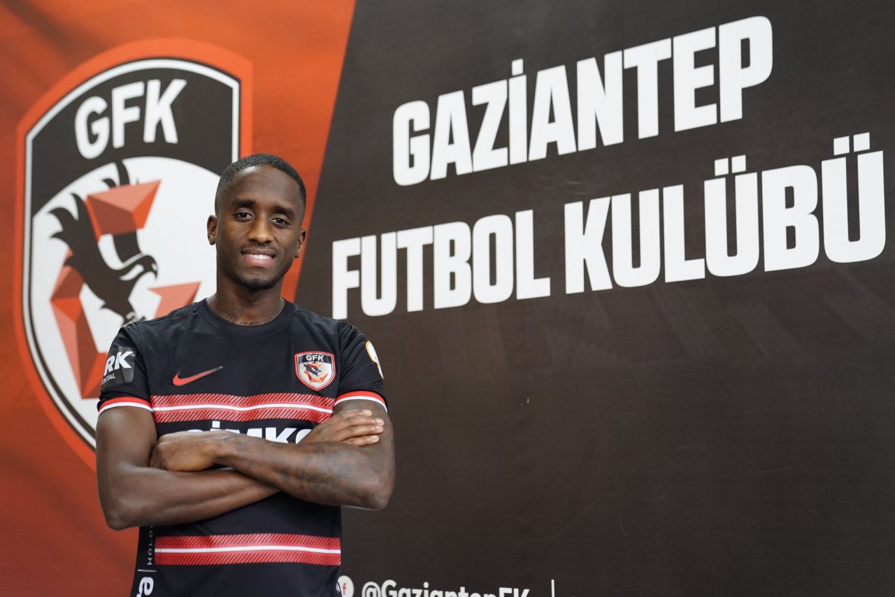 Transfer de top făcut de Marius Șumudică la Gaziantep FK! Fotbalist cu 37 de selecții la națională și cu aproape 150 de meciuri în MLS_1