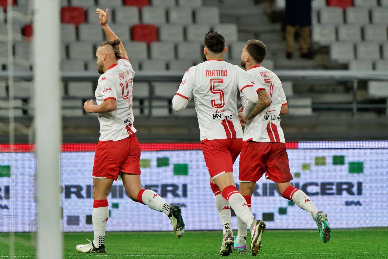 Altă freză, alt George Pușcaș! Cum a înscris atacantul naționalei primul său gol al sezonului_3