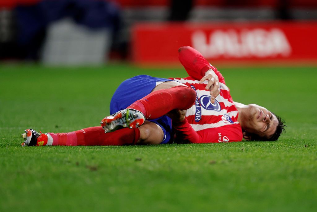 Accidentare teribilă sub privirile lui Horațiu Moldovan! Starul lui Atletico Madrid a ieșit în lacrimi de pe teren_3