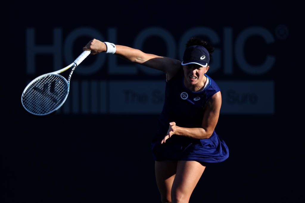Sorana Cîrstea a urcat pe locul 22 WTA, dar Igăi Swiatek nu i-a păsat: cu ce scor a învins-o poloneza, în turul 2 la Doha_98
