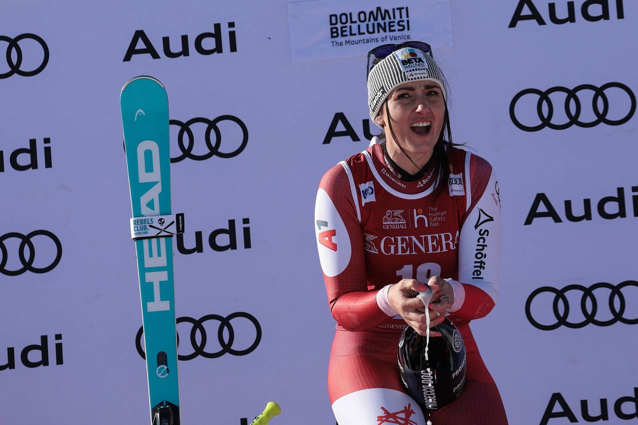 Superba Stephanie Venier a câștigat astăzi slalomul super-uriaș la Cupa Mondială de schi alpin!_24