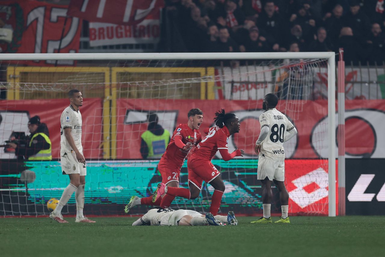 Monza a dat de pământ cu AC Milan! 4 goluri, toate marcate în ultimul minut sau în prelungiri_2